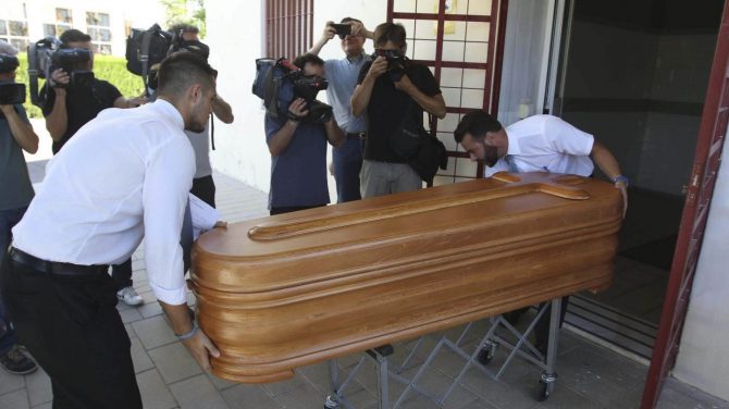 Féretro de Miguel Blesa en el Instituto Anatómico Forense de Córdoba.