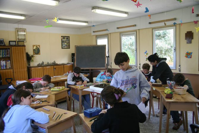 Un día de clase en Nomadelfia