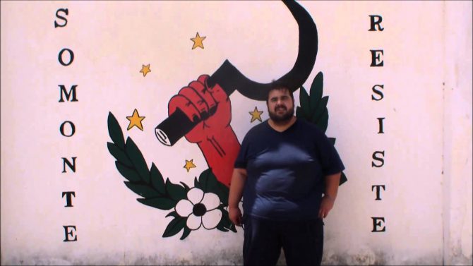 No es un fotograma berlanguiano, es Óscar Reina, portacoz del sindicato andaluz SAT.