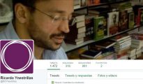 Ynestrillas ha ilustrado su cuenta personal de Twitter con el símbolo de Podemos.