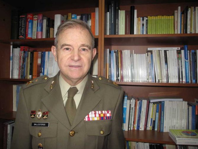 El general Miguel Ángel Ballesteros