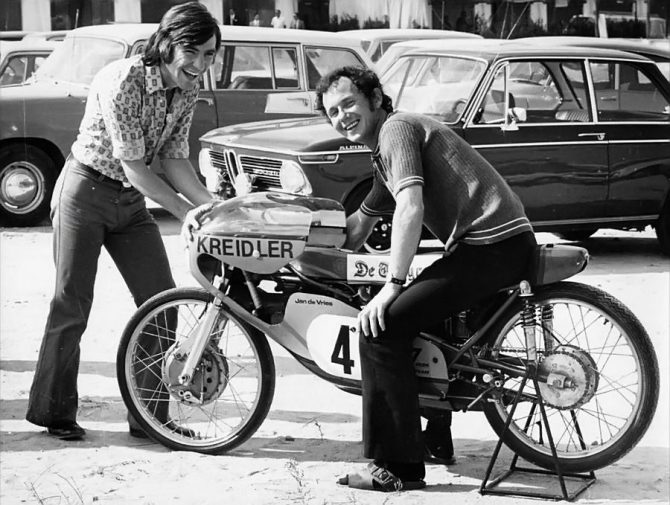 Ángel Nieto y Jan de Vriesn en 1971.