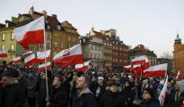 Polacos se manifiestan contra la inmigración en febrero de 2016.