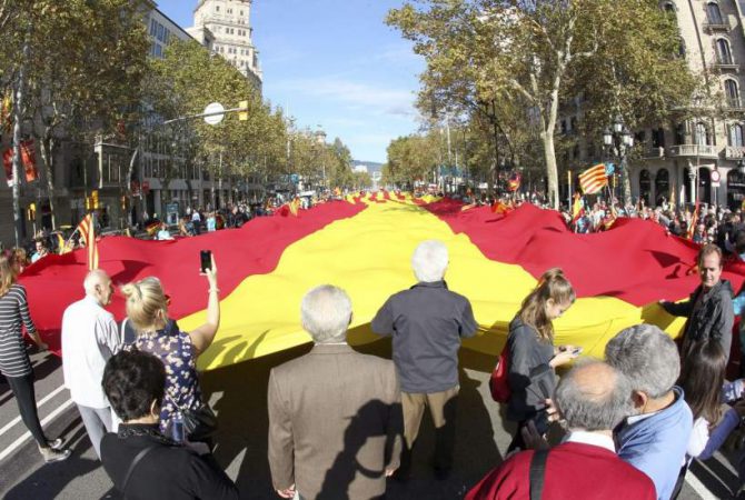 Bandera gigante en Barcelona