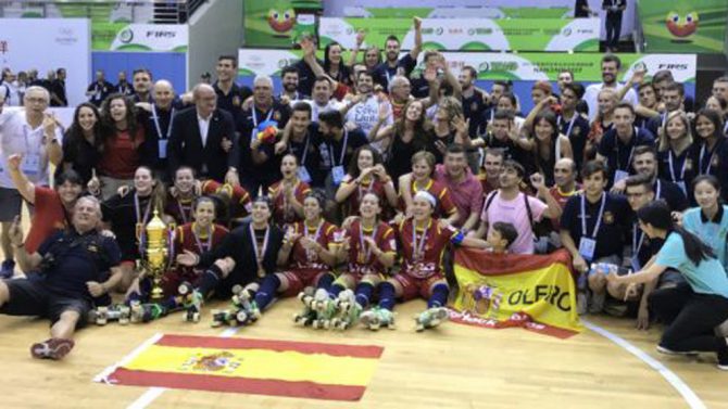 España celebra el triunfo en hockey patines Real Federación Española de Patinaje
