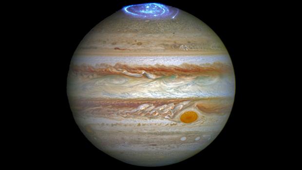 Una aurora en la región polar de Júpiter - NASA