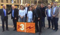 Dirigentes de TV3 durante la ofrenda floral en la Diada