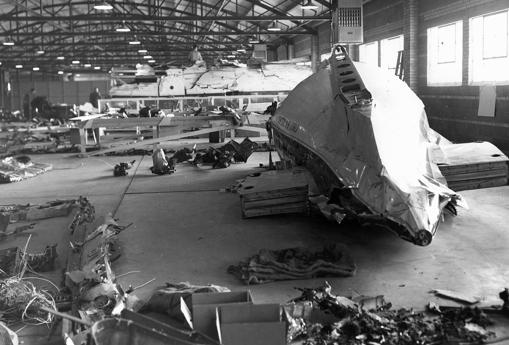 Los restos del avión fueron minuciosamente examinados en Denver-FBI