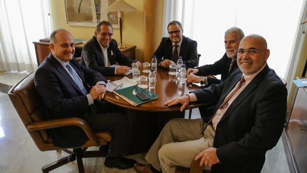 Imagen de la reunión mantenida este jueves en Valencia (ABC)
