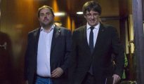 Junqueras y Puigdemont, en el Parlament de Cataluña.