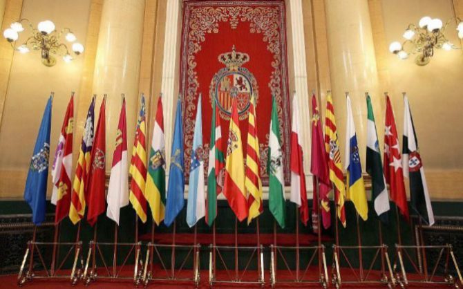 Las banderas de las distintas comunidades autónomas.