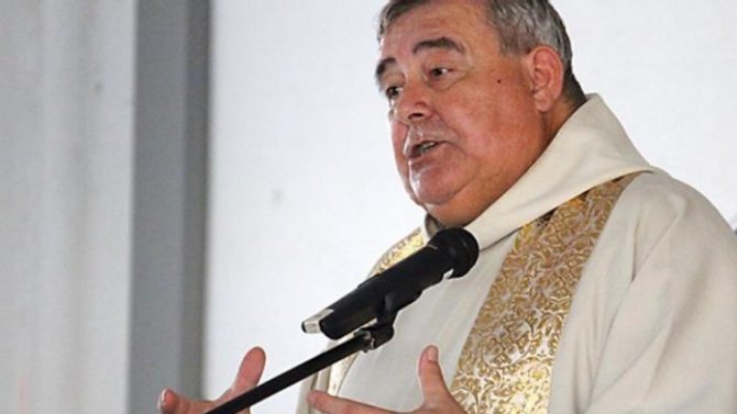 Joan Pujol i Prat durante una de sus misas/Facebook
