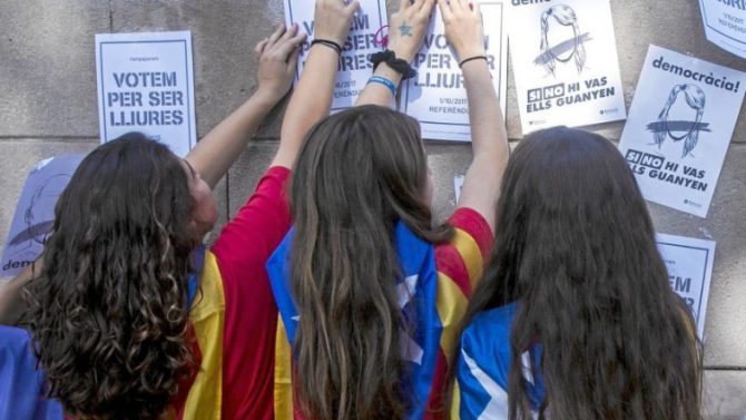 Menores participan en una movilización en favor de la independencia en las jornadas previas al 1-O
