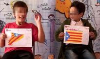 Niños catalanes con mapas independentistas en la escuela.