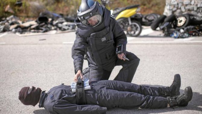 Entrenamiento de los agentes de los TEDAX de la policía catalana en Sabadell