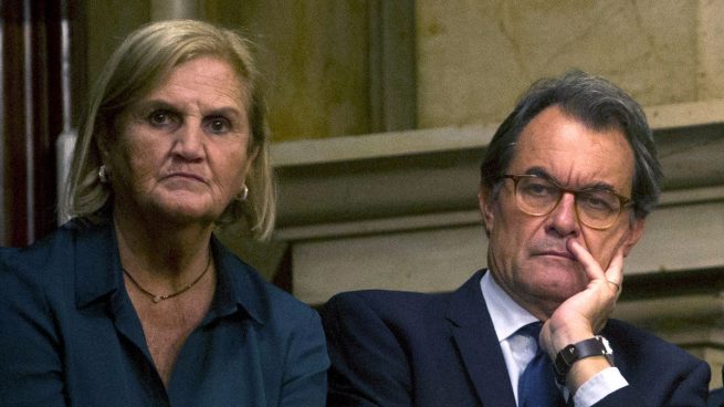 Núria de Gispert y Artur Mas.