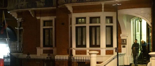 Jordi Soler, el 9 de noviembre en la embajada de Ecuador. / EL PAÍS