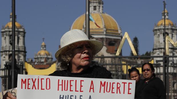 Activistas y padres de los 43 estudiantes desaparecidos de Ayotzinapa exigen una respuesta al Gobierno
