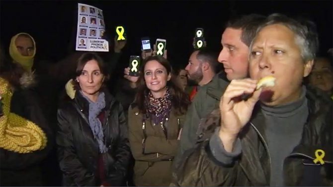 Escrache a Andrea Levy.