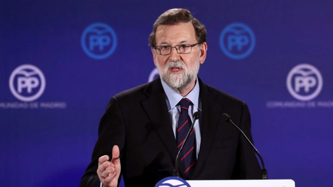 El presidente del Gobierno y del Partido Popular, Mariano Rajoy, durante la cena de navidad del PP de Madrid celebrada esta noche en Las Rozas.