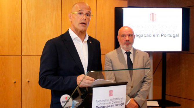 El ex consejero de Exteriores, Raül Romeva, en la delegación de Portugal