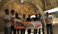 Los habitantes de Sijena se manifestaron en el Museu de Lérida reivindicando que les devuelvan sus obras de arte