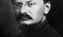 Retrato de Leon Trotski. El 2 de diciembre de 1927 el XV Congreso del Partido Comunista de la Unión Soviética (PCUS) aprobó la expulsión del partido de los izquierdistas, liderados por Trotski.