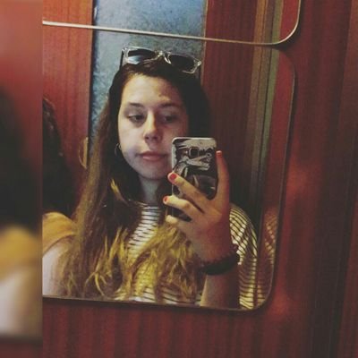 La joven "comunista y feminista"