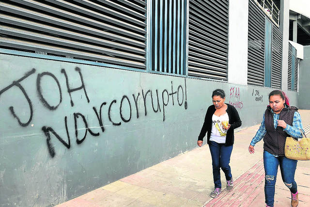 Pintada contra el actual presidente Juan Orlando Hernández (JOH) en las calles de Tegucigalpa.