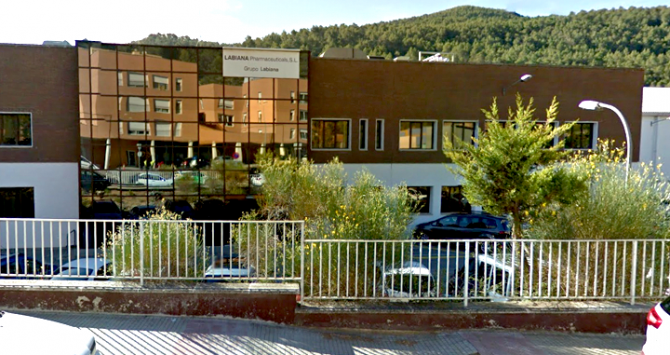 El exterior de la hasta ahora sede de Labiana Pharmaceuticals / Crónica Global