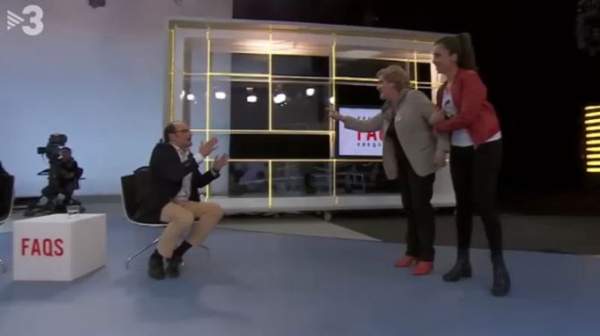 Pilar Rahola y Sergio Santamaría, en una momento de la discusión