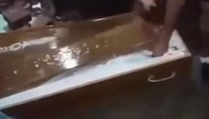 Imagen de la exhumación de la brasileña - YOUTUBE