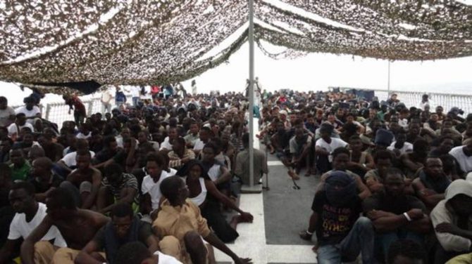 En 2016, la fragata Reina Sofía rescató decenas de inmigrantes frente a las costas de Libia