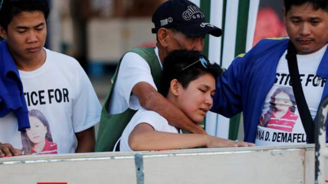 El cadáver de Joanna Demafelis, la filipina asesinada y guardada en un congelador en Kuwait, llega a Manila