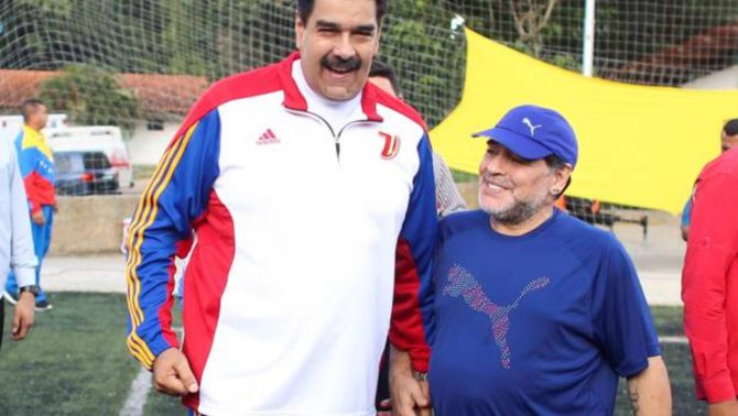Maradona, de la mano de Nicolás Maduro en Venezuela 