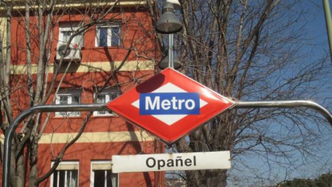 El agresor las seguía desde la salida del Metro de Opañel, en el distrito madrileño de Carabanchel.