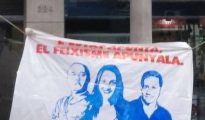 Cartel de Arran llamando fascistas a Arrimadas y Fernández