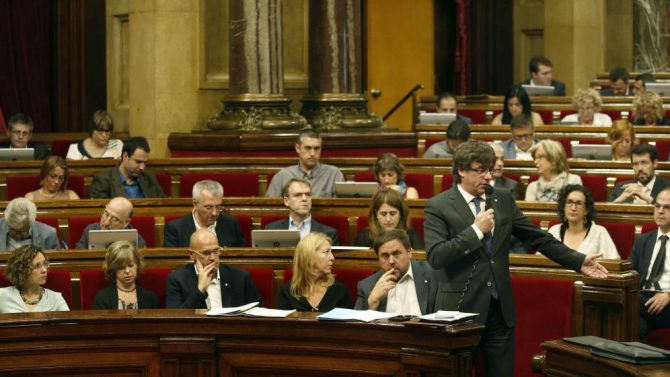 Carles Puigdemont, en el Parlamento catalán.