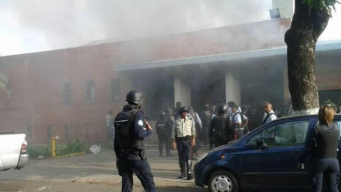 Imagen del centro de reclusión donde se ha producido el mortal incendio - TWITTER