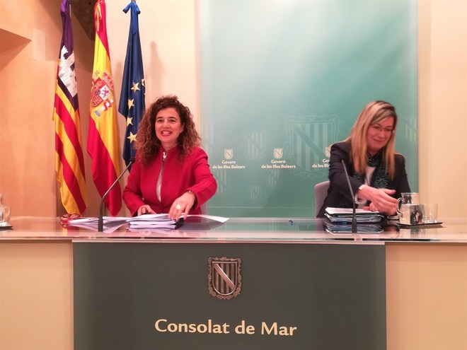 Pilar Costa y Patricia Gómez, hoy en el Consolat de Mar.