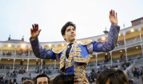 Álvaro Lorenzo sale a hombros de Las Ventas