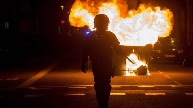 Quema de contenedores en Cataluña.
