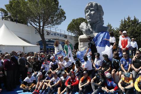 Imagen del busto de Ángel Nieto colocado en el circuito de Jerez.
