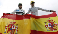 Alonso y Sainz, con banderas españolas