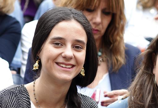 Victoria Federica, con pendientes toreros, en la fila 1 del tendido