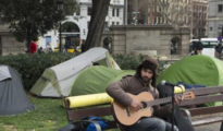 Acampada de personas sin hogar en la plaza Cataluña de Barcelona (ABC)