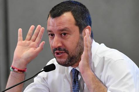 El ministro del Interior italiano, Matteo Salvini, dijo estar preocupado por el problema de las sectas satánicas.