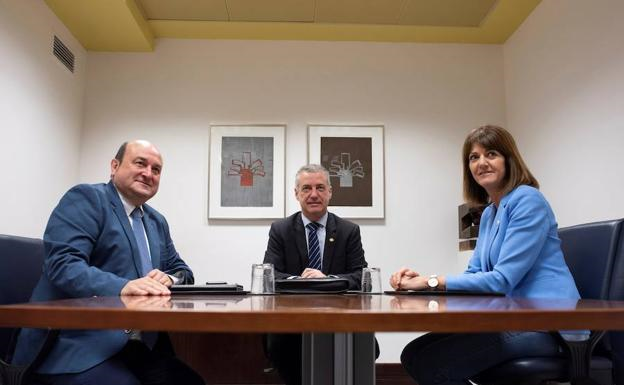 Urkullu, Ortuzar y Mendia.