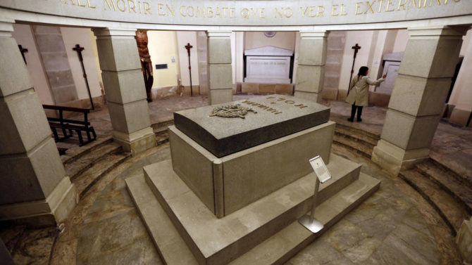 La cripta del Monumento a los Caídos donde se encontraba enterrado José Sanjurjo.
