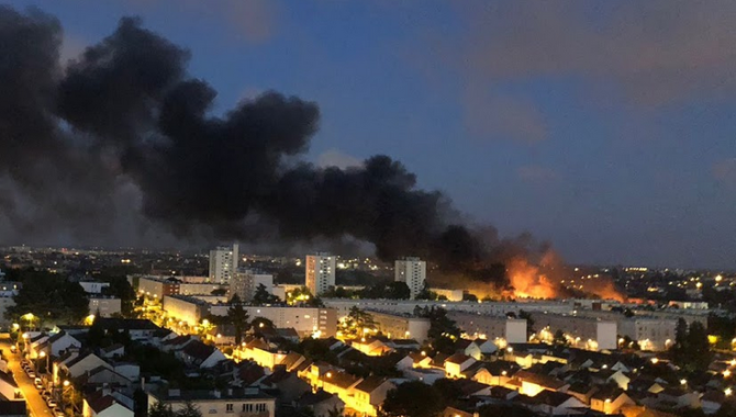 Nantes, convertida en una zona de guerra